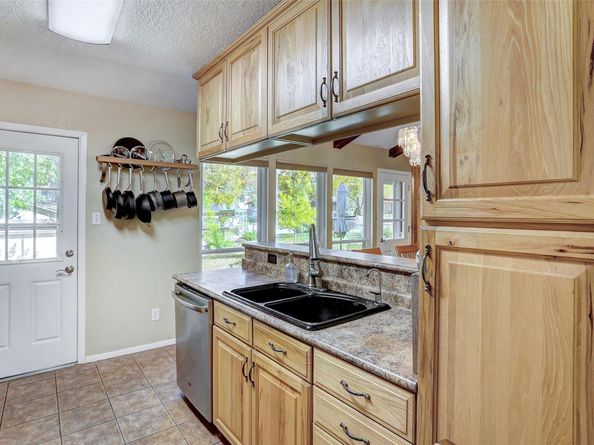 7210 Meadowood DR, Austin TX 78723