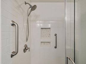 7601 Parkview CIR, Austin TX 78731