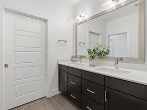 2002 Glen Allen ST 104, Austin TX 78704