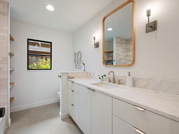2517 Great Oaks PKWY, Austin TX 78756