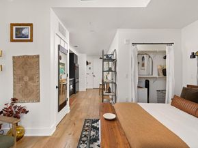 48 East Ave 2002, Austin TX 78701