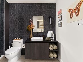 48 East Ave 2002, Austin TX 78701