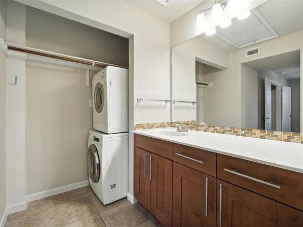 7685 Northcross DR 1028, Austin TX 78757