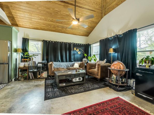 1212 E 10th ST, Austin TX 78702