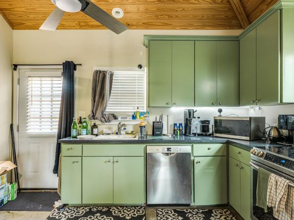 1212 E 10th ST, Austin TX 78702