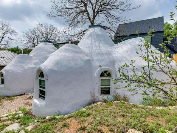 1212 E 10th ST, Austin TX 78702