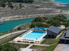 437 Venture BLVD S, Point Venture TX 78645