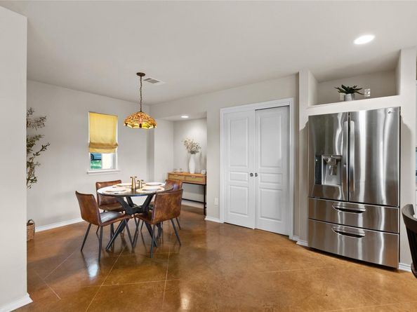437 Venture BLVD S, Point Venture TX 78645