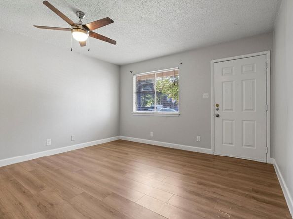 1010 W 23rd ST 4, Austin TX 78705