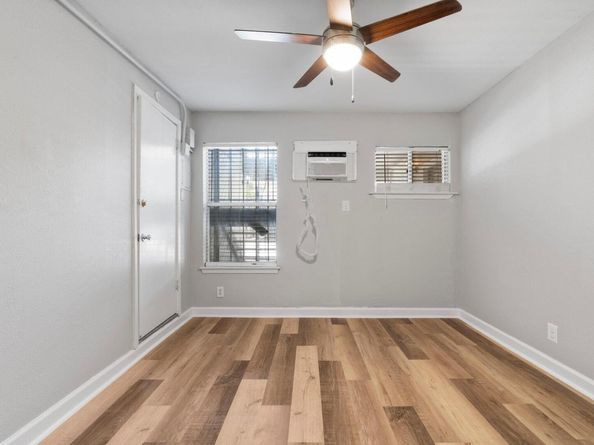 1010 W 23rd ST 4, Austin TX 78705