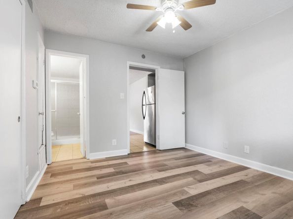 1010 W 23rd ST 4, Austin TX 78705