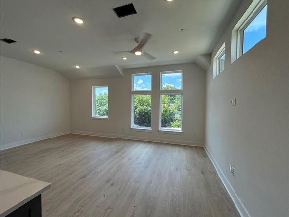 200 W 56th ST 1104, Austin TX 78751