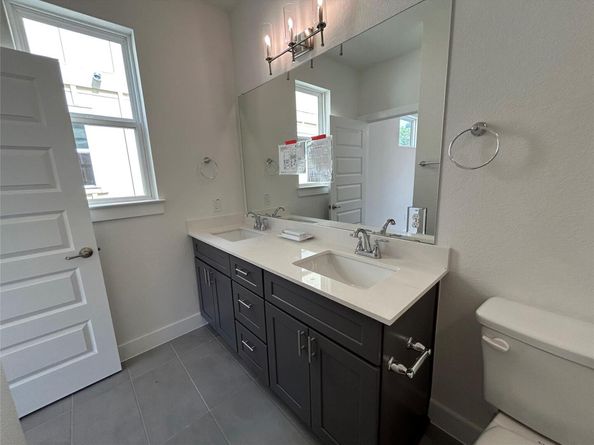 200 W 56th ST 1104, Austin TX 78751