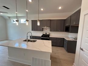 200 W 56th ST 1104, Austin TX 78751