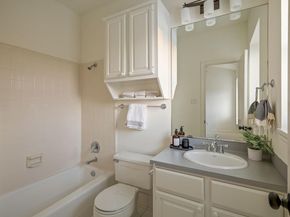 6010 Long Champ CTR 113, Austin TX 78746