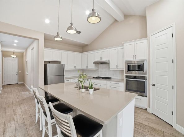 5200 Cornflower DR, Austin TX 78739