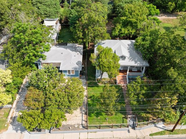 2102 E Martin Luther King Jr BLVD, Austin TX 78702