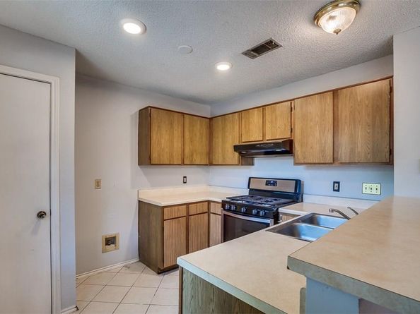 6009 Baton Rouge DR, Austin TX 78727