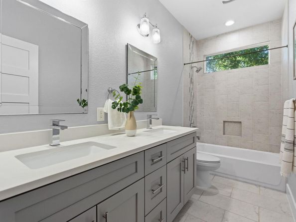 304 BLACKSON Ave A, Austin TX 78752