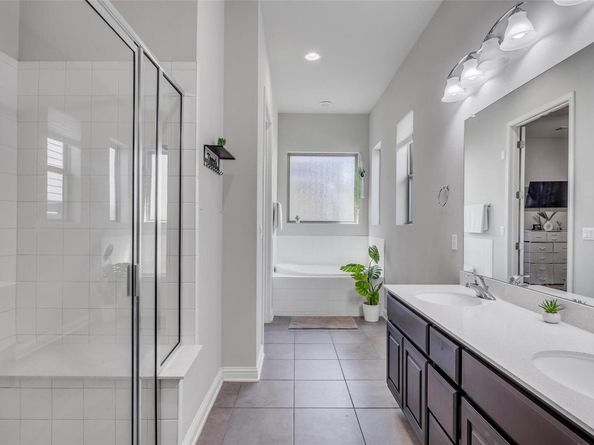 1612 Arcilla ST, Austin TX 78741