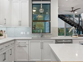 2811 Del Curto RD A, Austin TX 78704