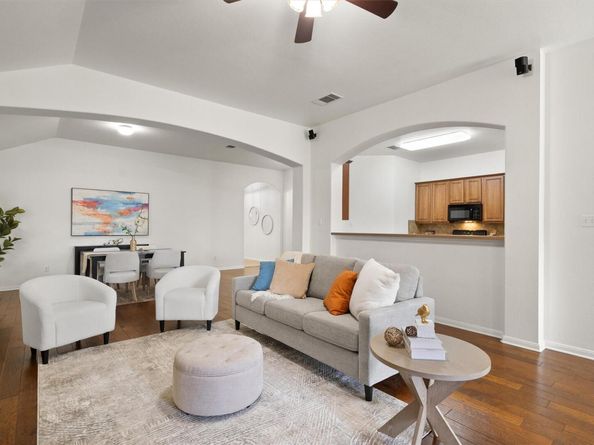 802 Meadow Bluff CT, Round Rock TX 78665