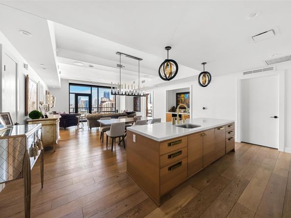 70 Rainey ST 2106, Austin TX 78701