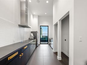 70 Rainey ST 2106, Austin TX 78701