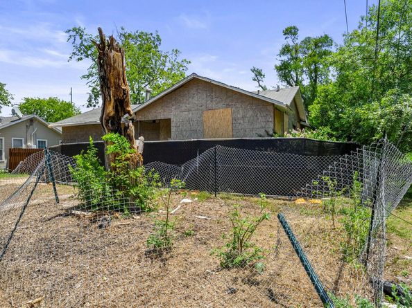 5103 Valley Oak DR, Austin TX 78731