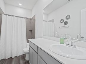 601 S Loriner WAY, Liberty Hill TX 78642