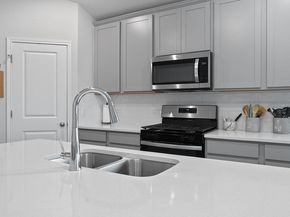 601 S Loriner WAY, Liberty Hill TX 78642