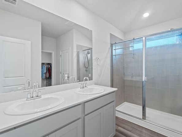 601 S Loriner WAY, Liberty Hill TX 78642