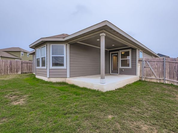 601 S Loriner WAY, Liberty Hill TX 78642