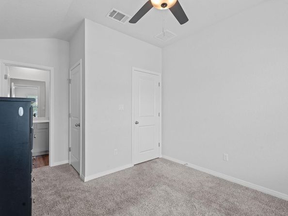 601 S Loriner WAY, Liberty Hill TX 78642