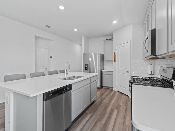 601 S Loriner WAY, Liberty Hill TX 78642