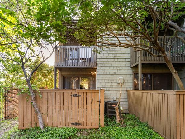 7122 Wood Hollow DR 13, Austin TX 78731