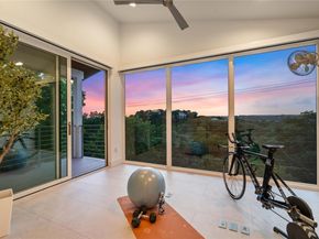 2902 Cedarview DR, Austin TX 78704