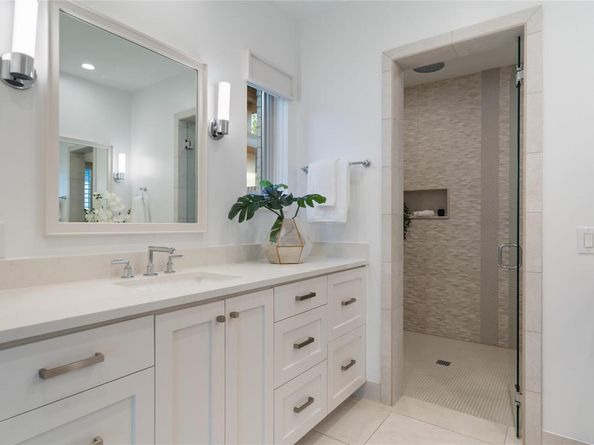 2902 Cedarview DR, Austin TX 78704
