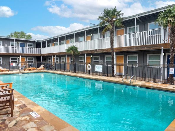 2401 Manor RD 232, Austin TX 78722