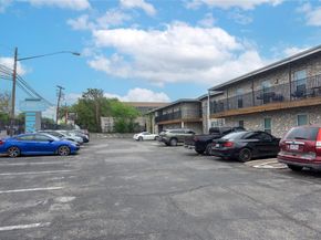 2401 Manor RD 232, Austin TX 78722