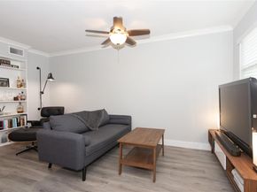 2401 Manor RD 232, Austin TX 78722