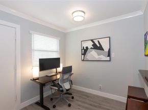 2401 Manor RD 232, Austin TX 78722