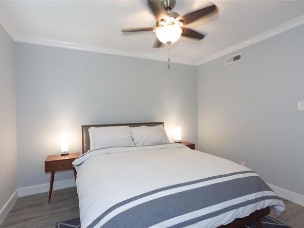2401 Manor RD 232, Austin TX 78722