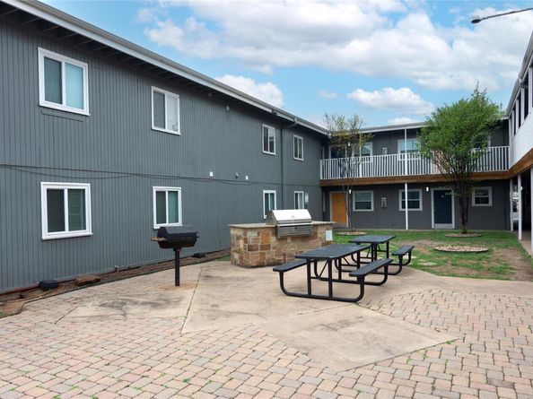 2401 Manor RD 232, Austin TX 78722
