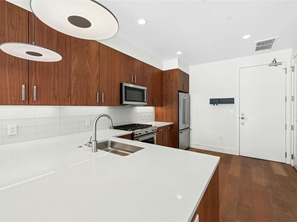 222 West Ave 2109, Austin TX 78701