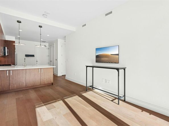 222 West Ave 2109, Austin TX 78701