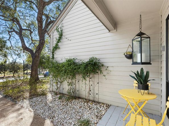 102 World Of Tennis SQ, Austin TX 78738