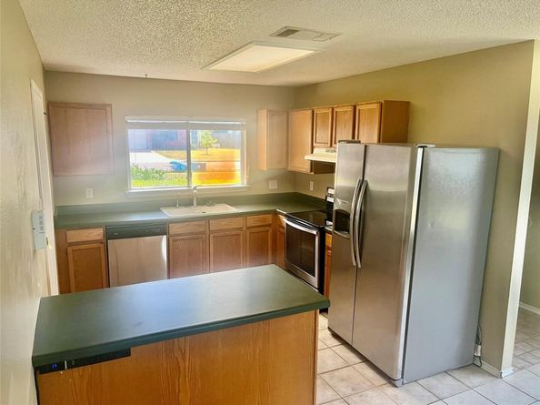 2932 Donnell DR, Round Rock TX 78664