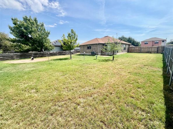 2932 Donnell DR, Round Rock TX 78664
