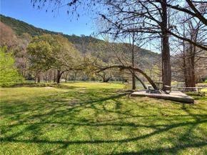 5724 N Scout Island Cir, Austin TX 78731